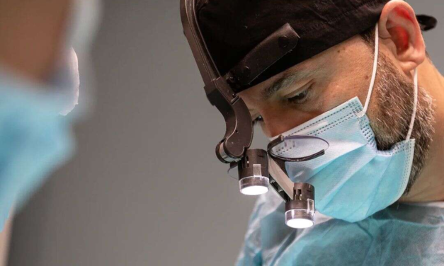 Recensione su Dr. Roland Zhuka: Un Eccellente Dentista e Chirurgo in Albania